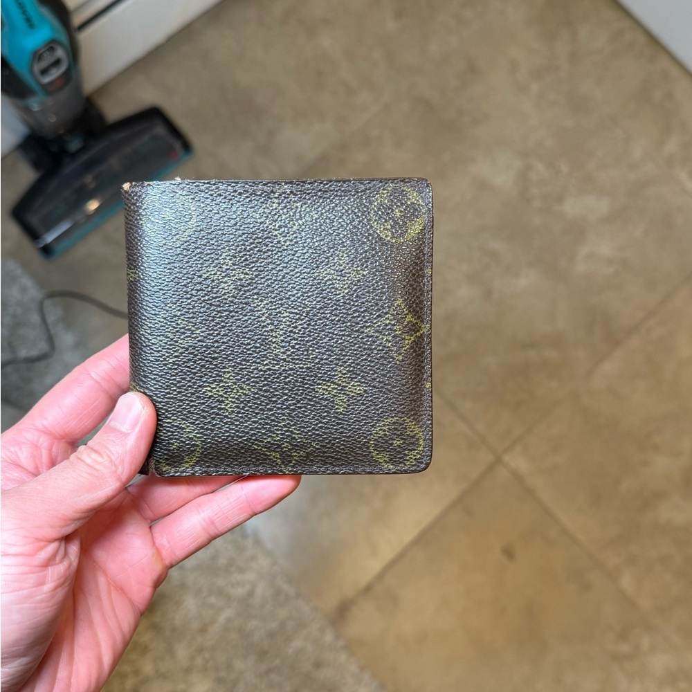 Louis Vuitton Monogram Wallet (old)